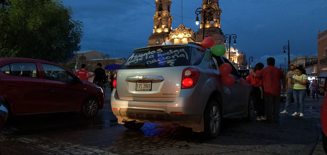 La CNTE protesta y paraliza la ciudad