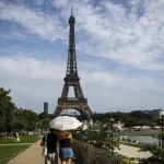 La Torre Eiffel crece 10 centímetros por altas temperaturas en Europa, ola de calor genera fenómeno físico