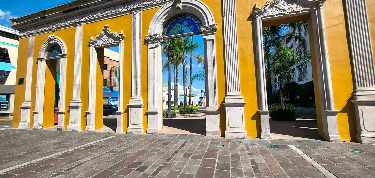 PLAZA FUNDADORES: La historia del hotel, el cine y la tragedia que marco a Aguascalientes
