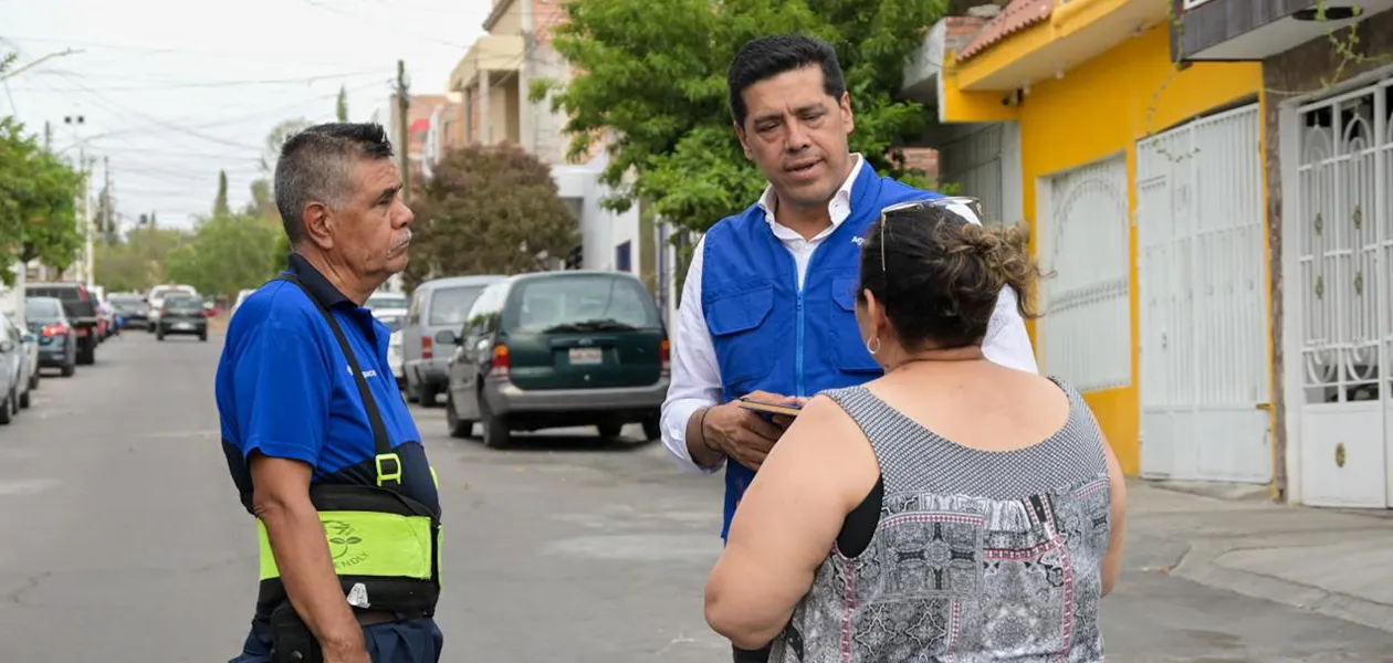 Leo Montañez recorre Guadalupe Peralta para escuchar a los vecinos