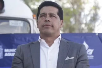 Leo Montañez se mantiene cercano a habitantes del fraccionamiento México