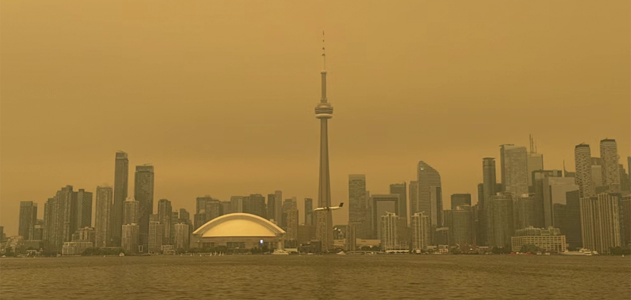 Llega a Nueva York humo de incendios en Canadá