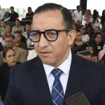 Max levanta la mano para la coordinación legislativa