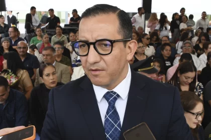 Max levanta la mano para la coordinación legislativa