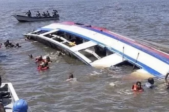Naufragio de ferry deja al menos 41 personas muertas en Guyana