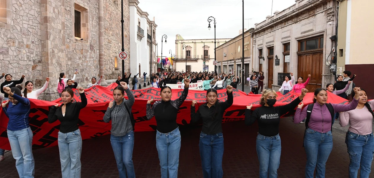 Normalistas toman las calles