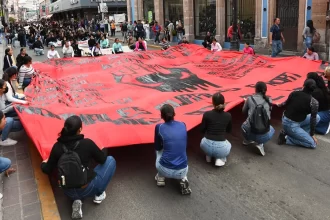 Normalistas toman las calles