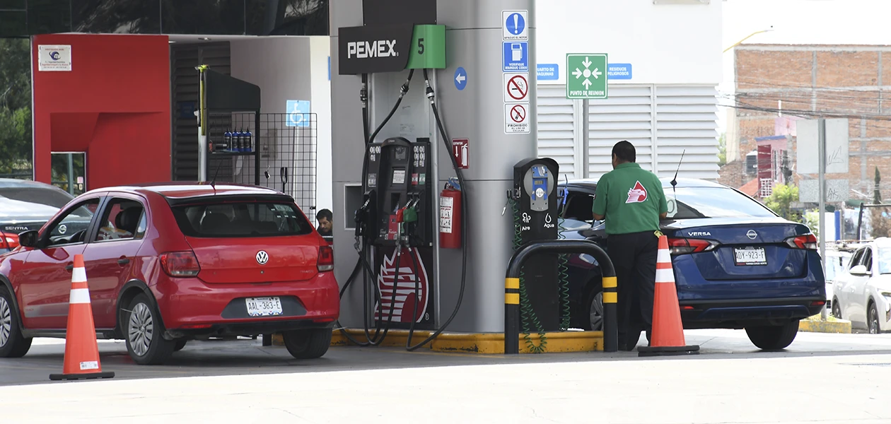 Pemex coloca en lista negra a trece gasolineras locales