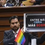 Protestan MORENISTAS en el congreso