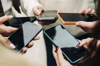 Registro de celulares golpea a AT&T