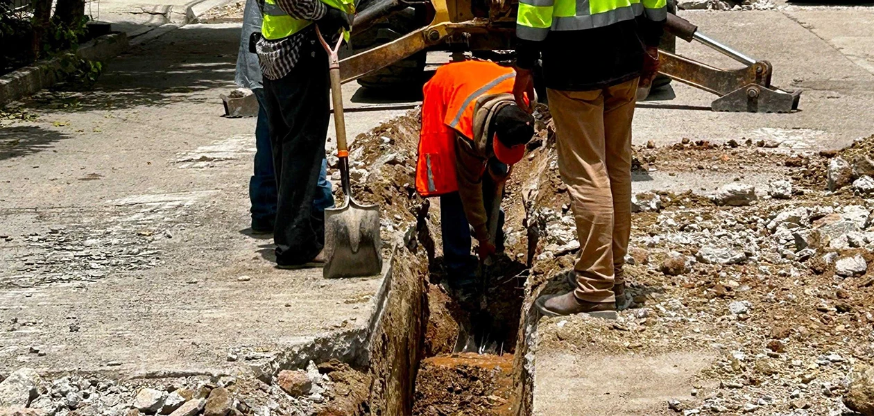 Rehabilita Leo sistema de agua potable en Torres de San Francisco