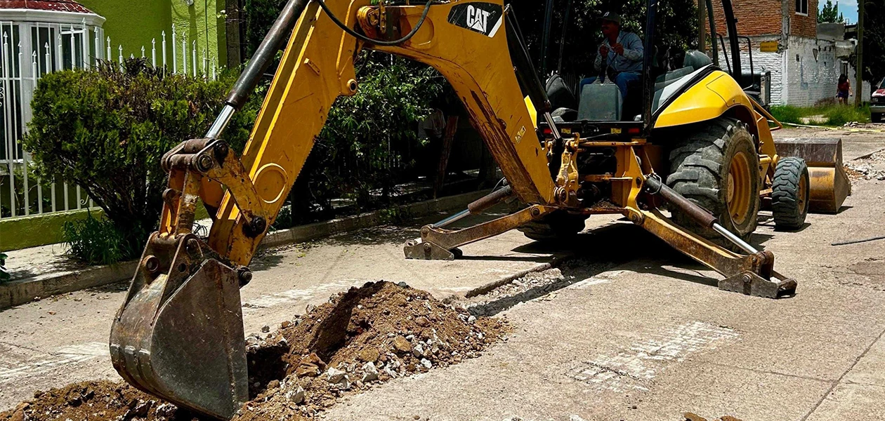 Rehabilita Leo sistema de agua potable en Torres de San Francisco