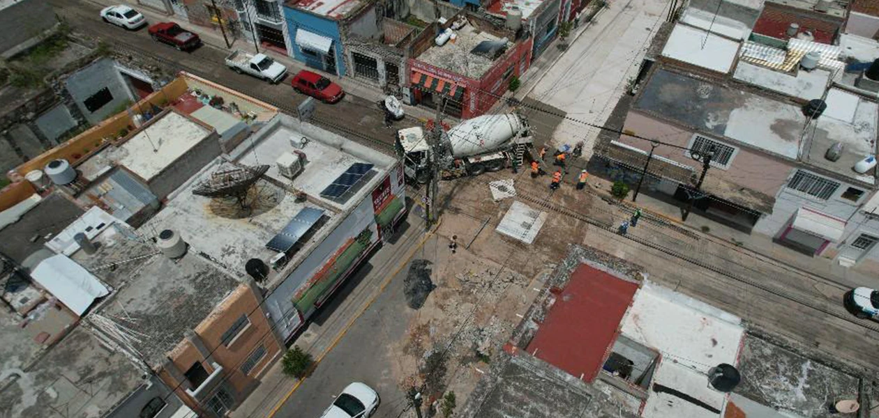 Rehabilitan pavimento en Barrio de El Encino