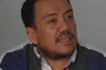 Sector Salud discrimina más que los policías: activistas LGBT
