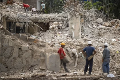 Suben a 3,899 los muertos tras el doble terremoto en Venezuela