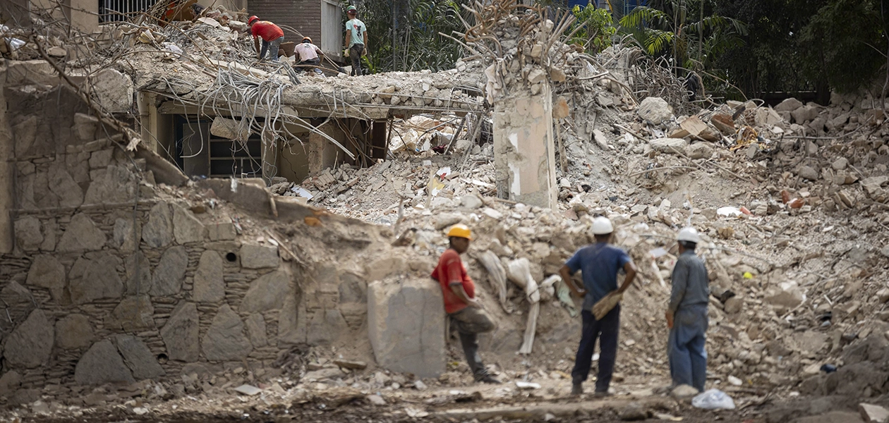 Suben a 3,899 los muertos tras el doble terremoto en Venezuela
