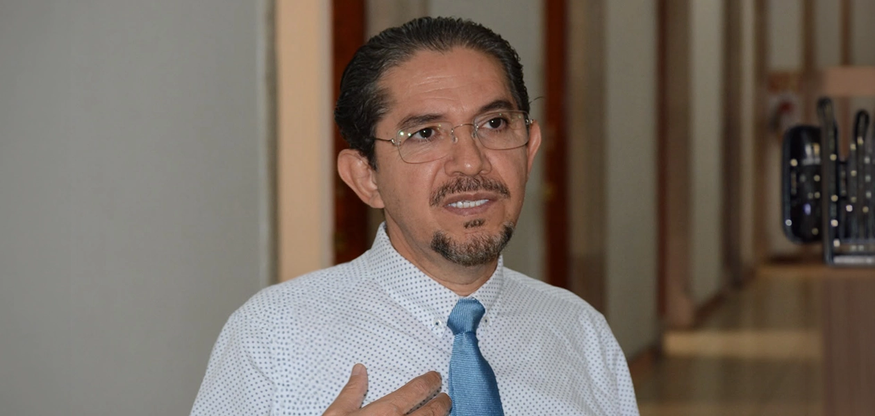 Surgen formas leves de la enfermedad, Márquez