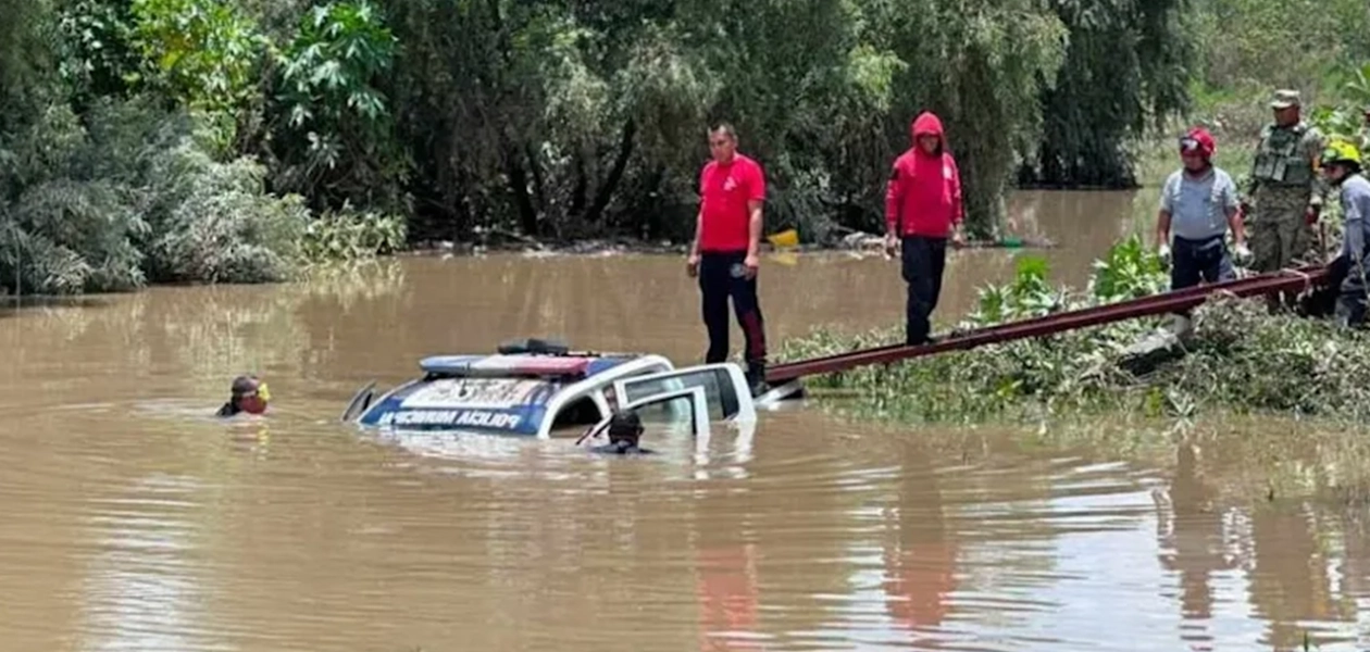 Tres mujeres murieron ahogadas dentro de una patrulla en Puebla