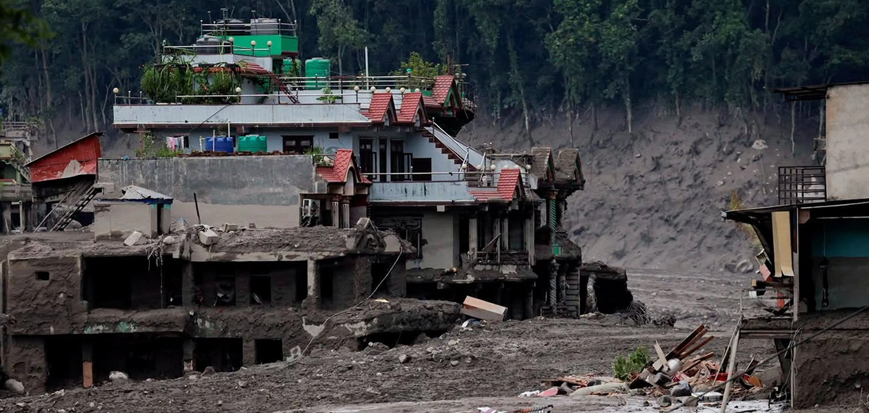 Avalancha mortal en Nepal y China