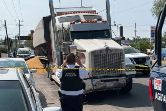 Carambola provocada por tráiler sin frenos deja 16 personas lesionadas