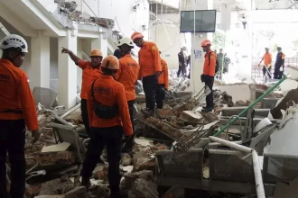 Casi 50 muertos por sismos en Indonesia