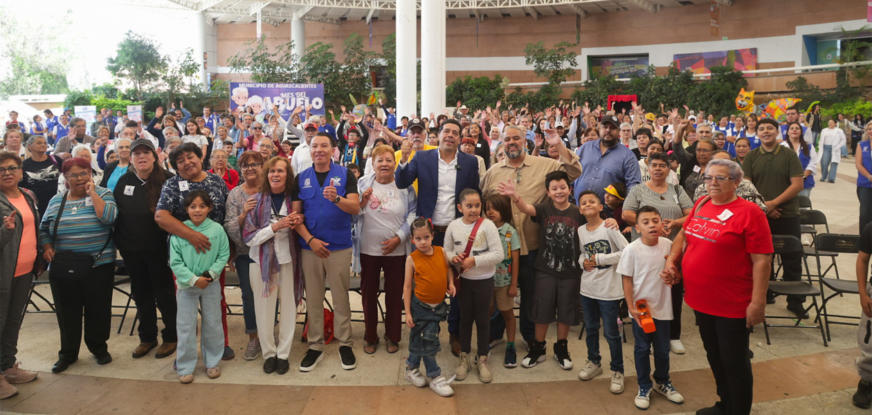 Celebra el Municipio a los abuelitos en su día