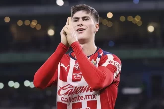Chivas se queda sin "La Hormiga" González; se va a Olympiacos