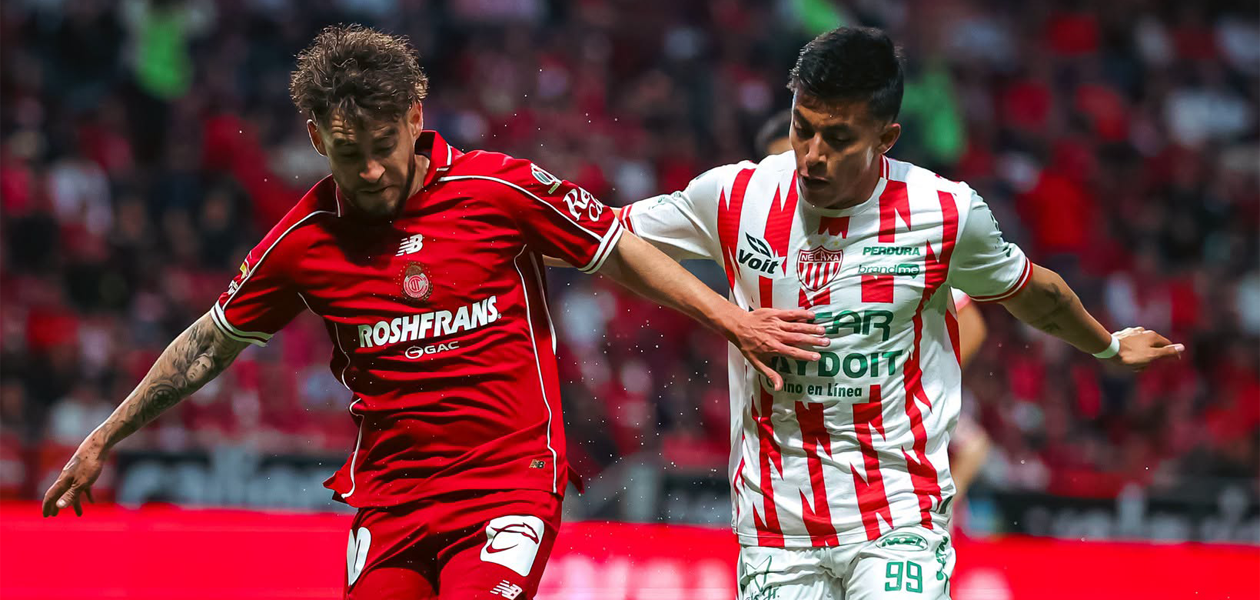 Con dos hombres menos, Necaxa cayó goleado en el Infierno