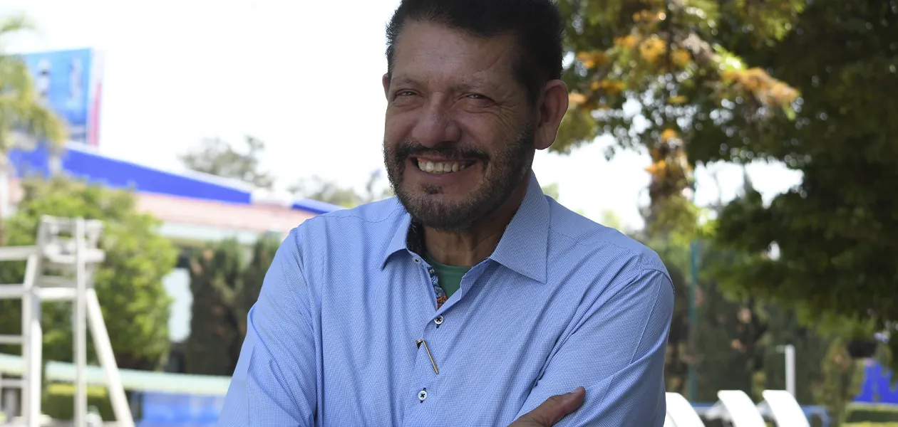 Critican simulación gubernamental por lonas en gasolineras
