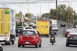 Detectan a automovilistas hasta a 180 kilómetros
