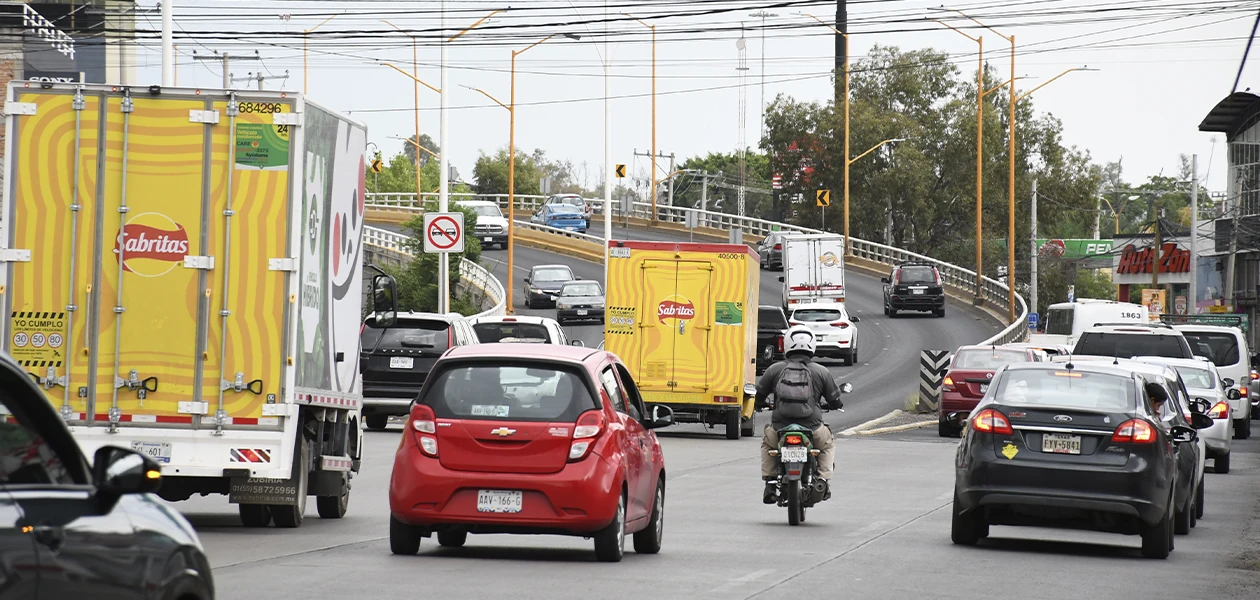 Detectan a automovilistas hasta a 180 kilómetros