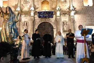 Emotiva Marcha de las Antorchas congrega a miles de hidrocálidos