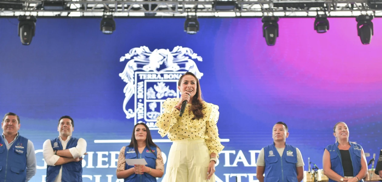 Encabezó Tere el festejo del Día del Abuelo