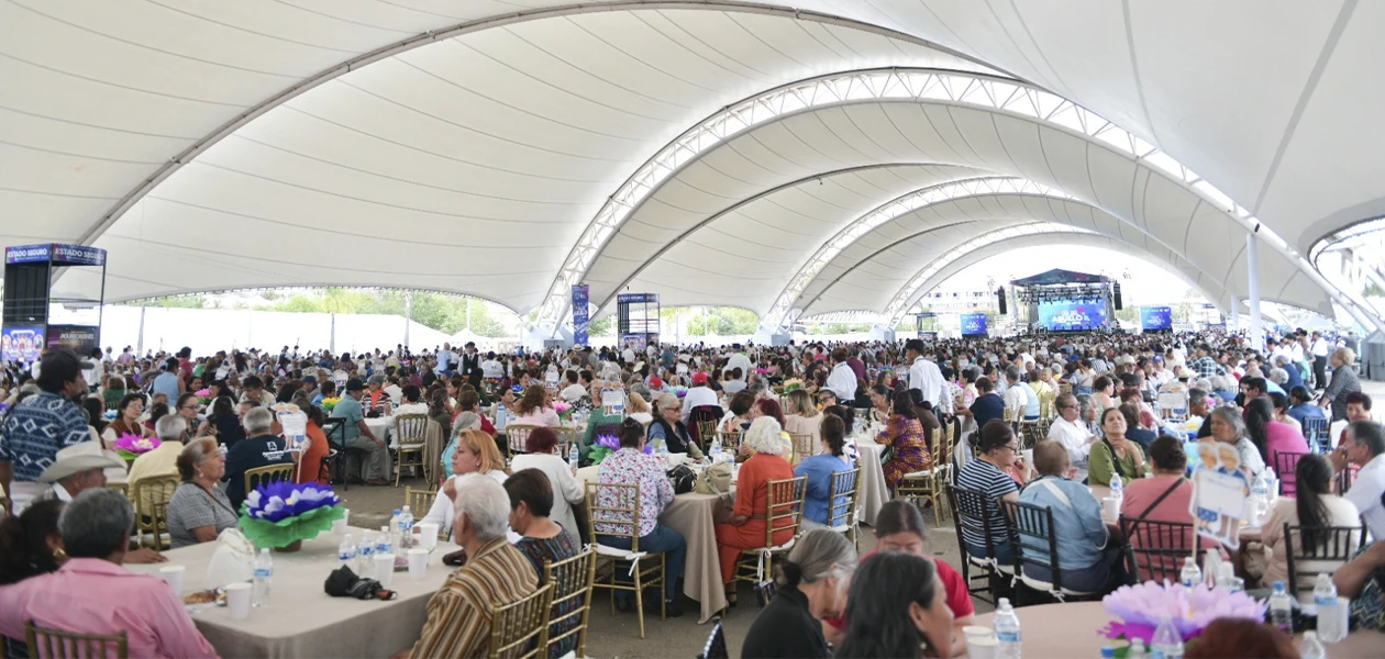 Encabezó Tere el festejo del Día del Abuelo