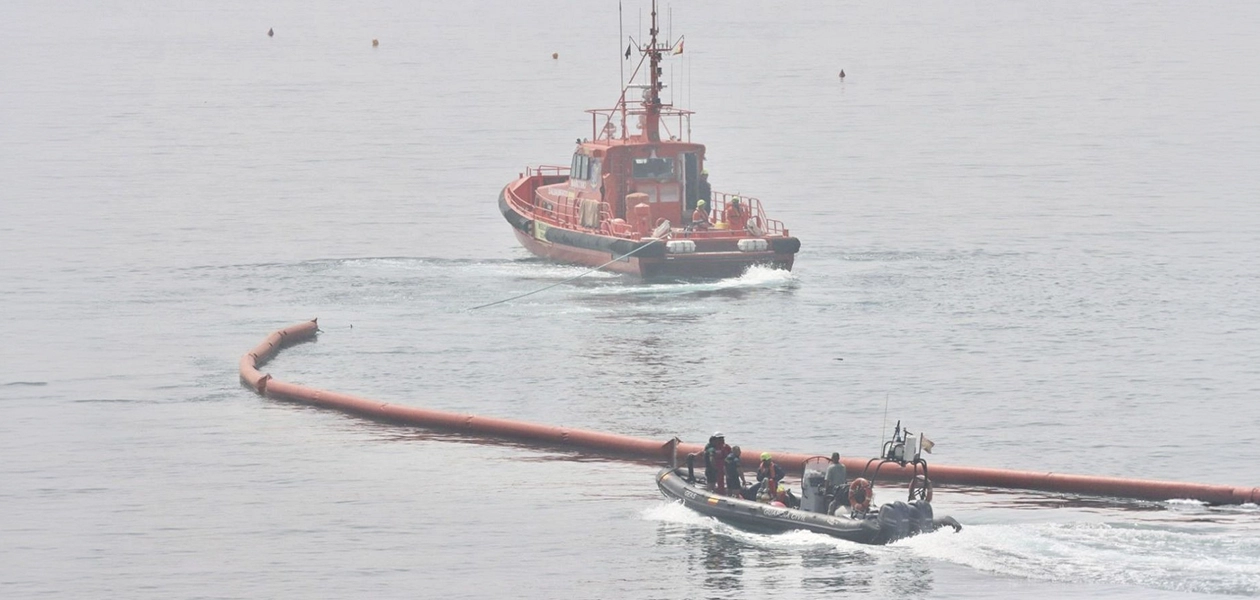 España instala barrera flotante en frontera con Marruecos