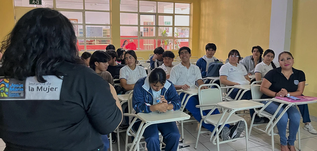 Fomenta Jesús María conciencia en jóvenes sobre peligros en los ámbitos digitales