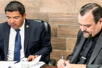 Gobierno de JM firma convenio con Derechos Humanos