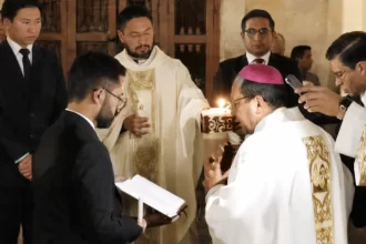 Guía Obispo ceremonia del Fuego Nuevo
