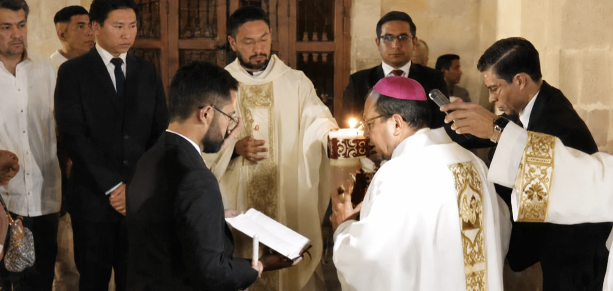 Guía Obispo ceremonia del Fuego Nuevo