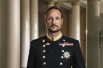 Haakon VIII pronuncia su primer discurso como rey de Noruega