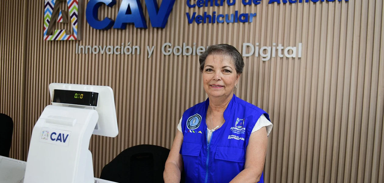 Inaugura Tere CAV en Plaza Vestir
