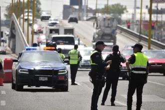 Analizan instalar barras de contención en el paso a desnivel Quezada Limón