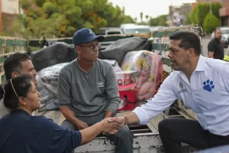 Leo Montañez atiende demandas ciudadanas en el fraccionamiento Insurgentes