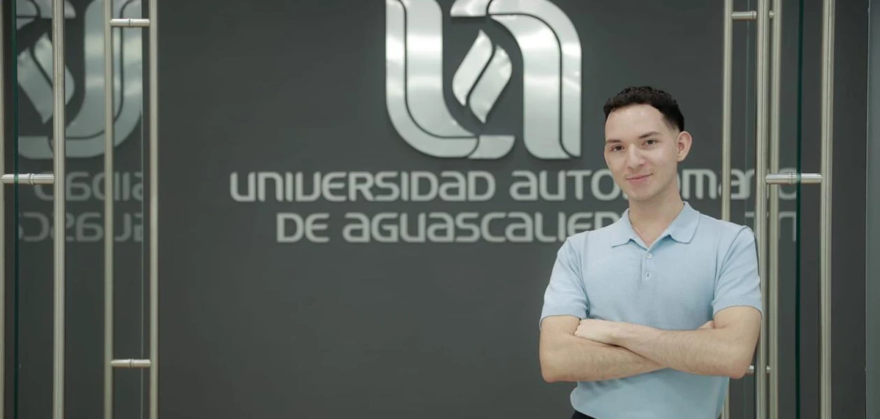 Logro histórico de egresados de la UAA