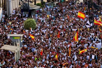 Marchan miles en Ceuta tras cruce masivo de indocumentados desde Marruecos