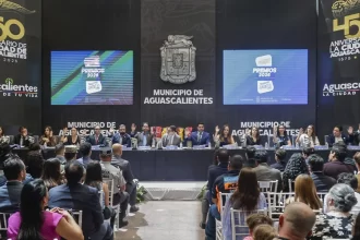 Municipio capital honra a jóvenes y atletas locales