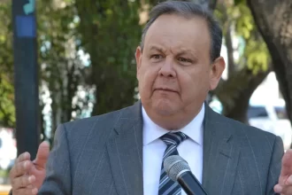 Récord de remesas en México choca con contracción del PIB