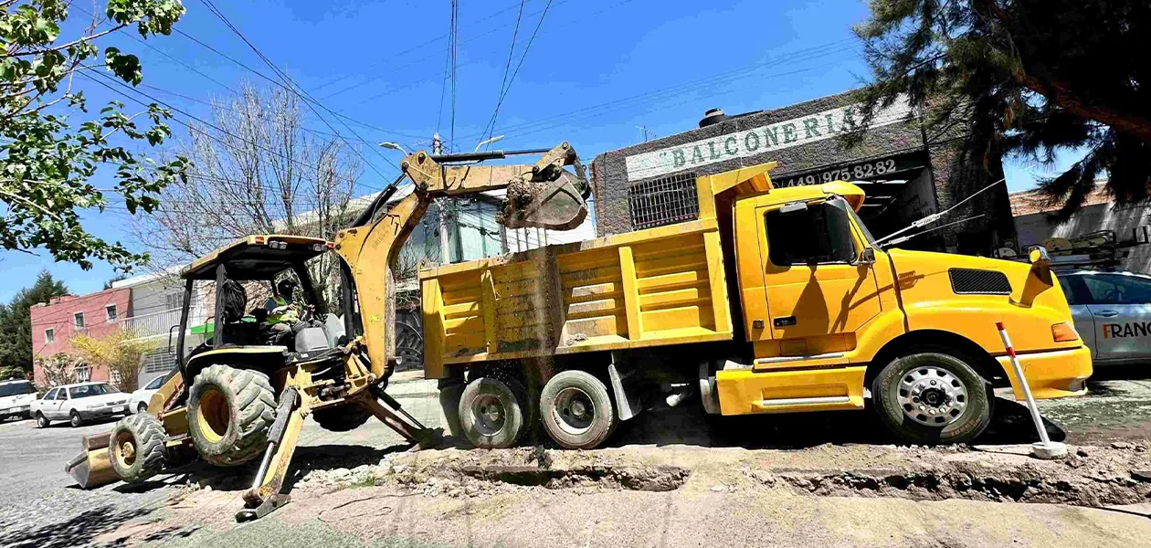 Rehabilitan red de alcantarillado en la colonia Del Trabajo en Aguascalientes
