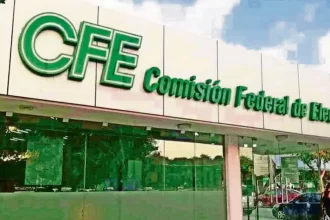 Senadores reciben denuncias por licitaciones a modo en CFE