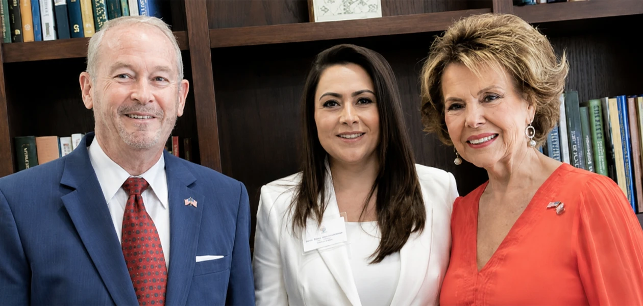 Tere Jiménez sostiene reunión con el embajador estadounidense
